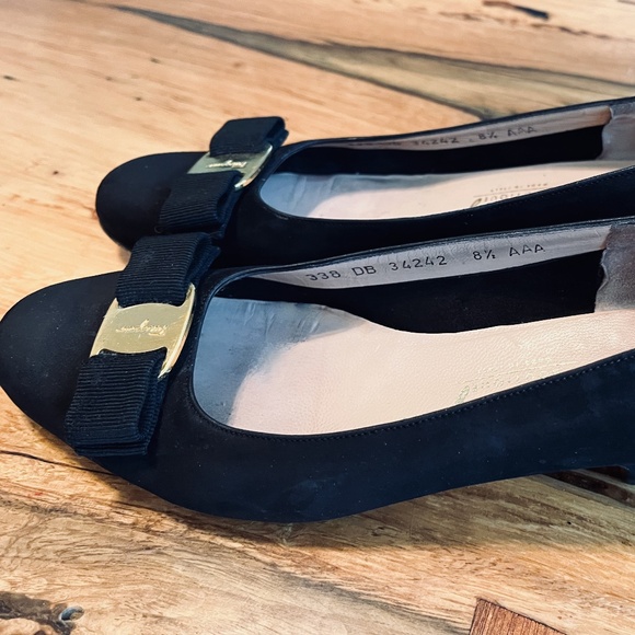FERRAGAMO Italy-Made Vintage 338DB "Vara" Women's Black Suede Low Pumps US8.5AAA - Picture 4 of 9